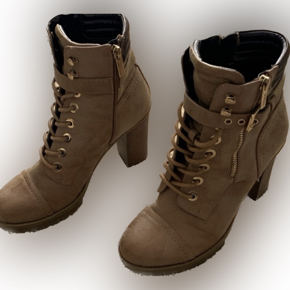 Guess zip & tie Booties Light Brown Tan 3.5 inch heels Women’s 6.5 M Like New